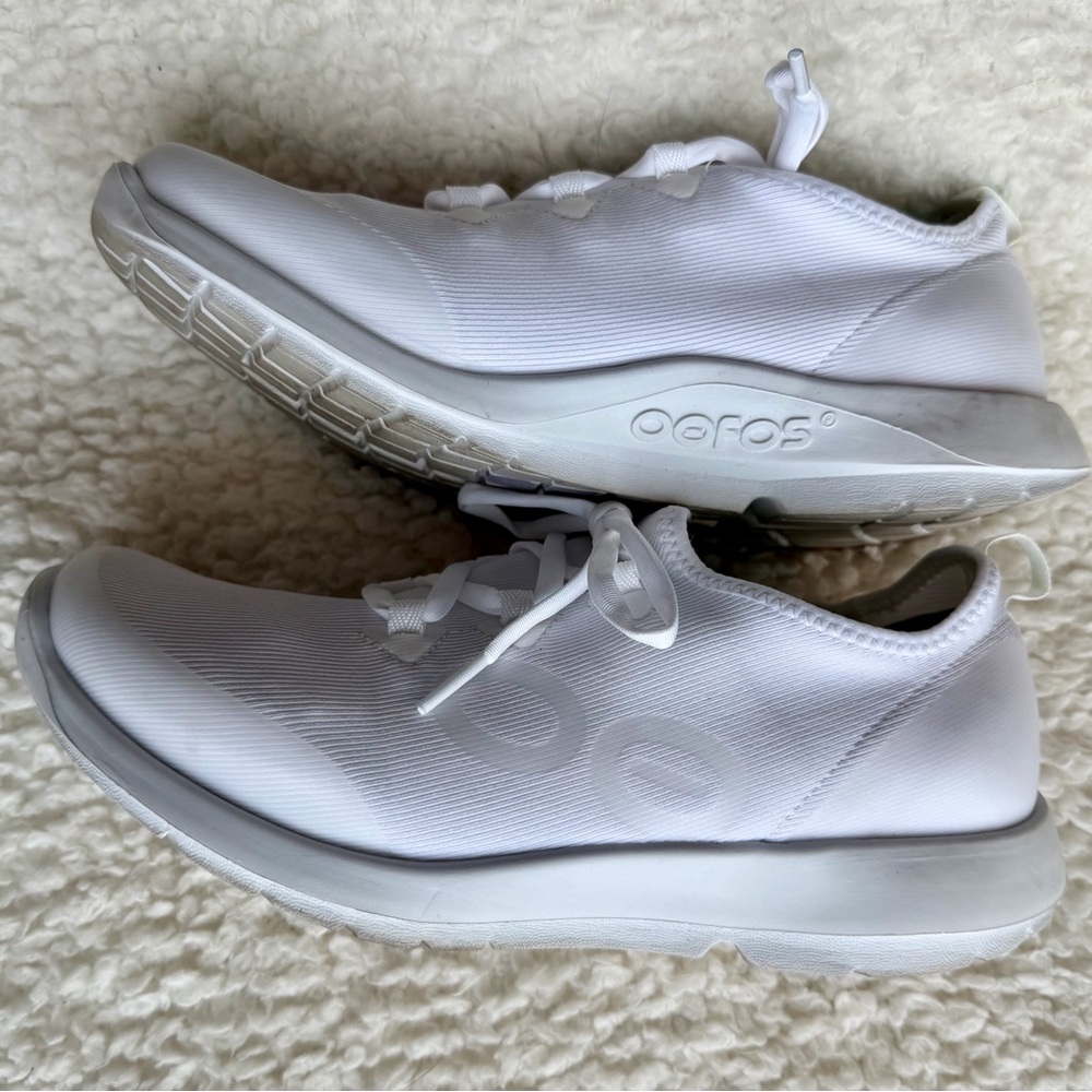OOFOS OOmg White Recovery Sneakers Womens Size 10 Comfort Walking Shoes - Picture 2 of 6